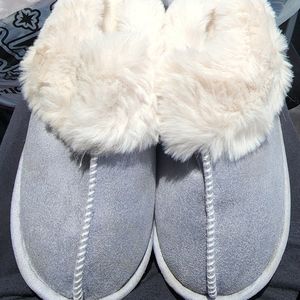 Womans slippers size large